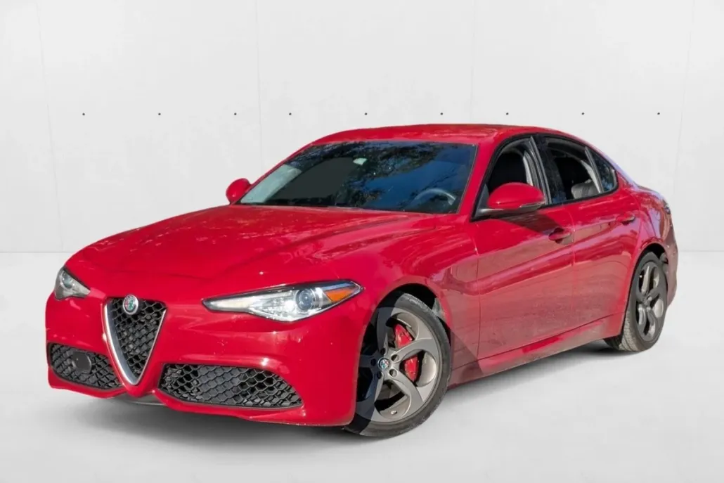 2017 Alfa Romeo Giulia Base photo 1