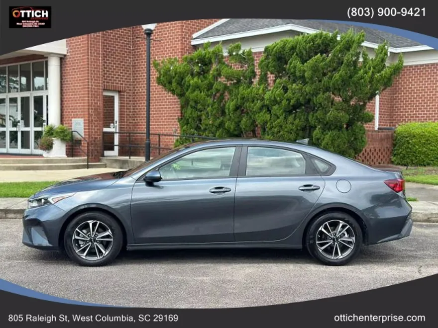 2023 Kia Forte LX photo 1