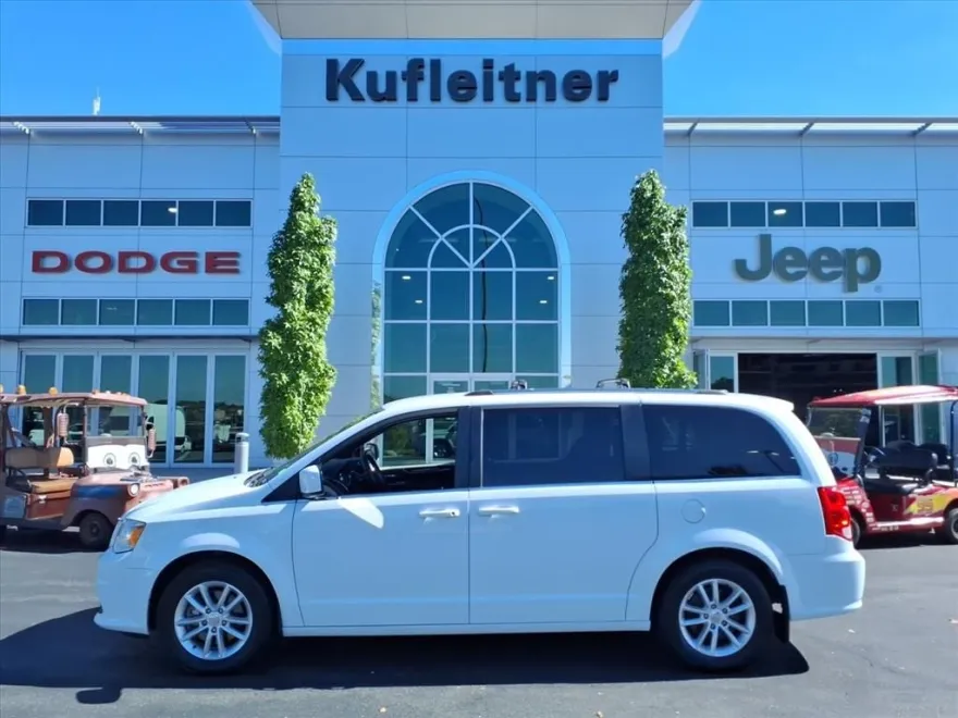 2019 Dodge Grand Caravan SXT photo 1