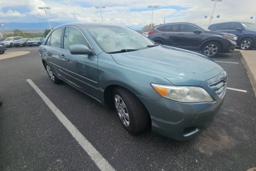 2010 Toyota Camry Base photo 1
