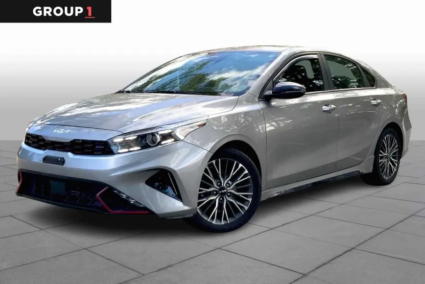 2022 Kia Forte GT-Line photo 1
