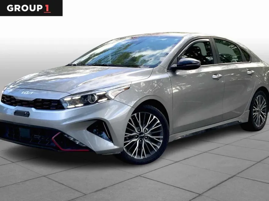 2022 Kia Forte GT-Line photo 1