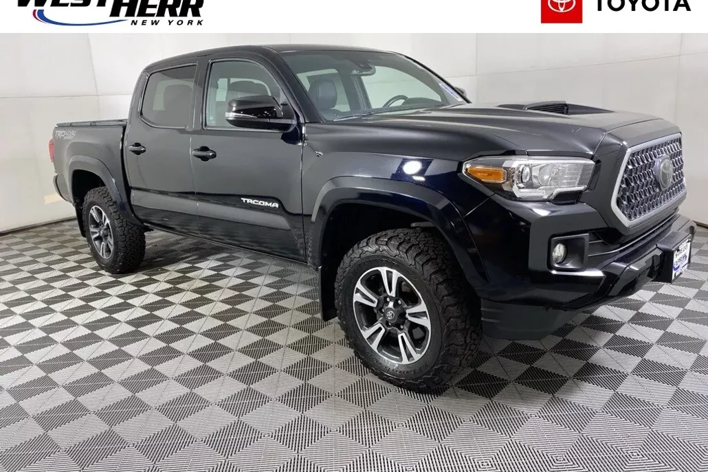 2019 Toyota Tacoma TRD Sport V6 photo 1