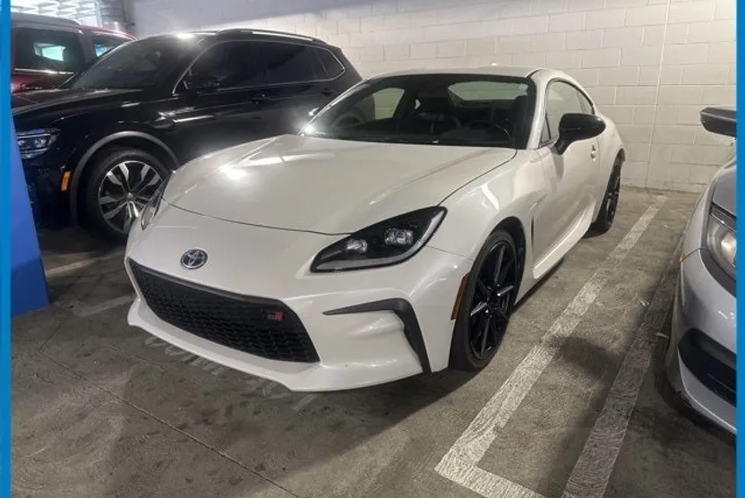 2023 Toyota GR86 Premium photo 1