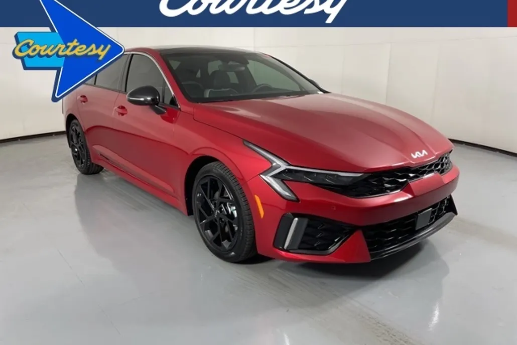 2026 Kia K5 GT-Line photo 1