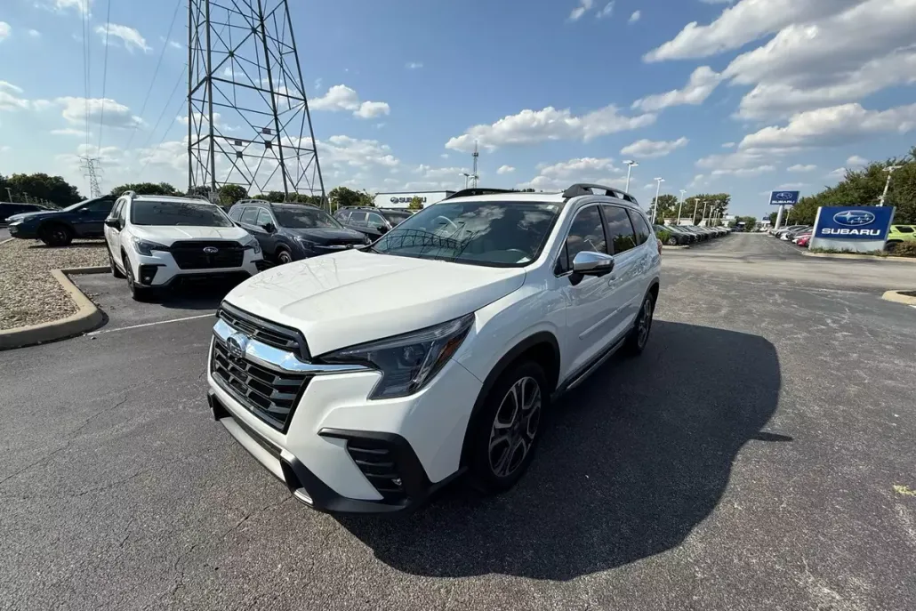 2023 Subaru Ascent Limited photo 1
