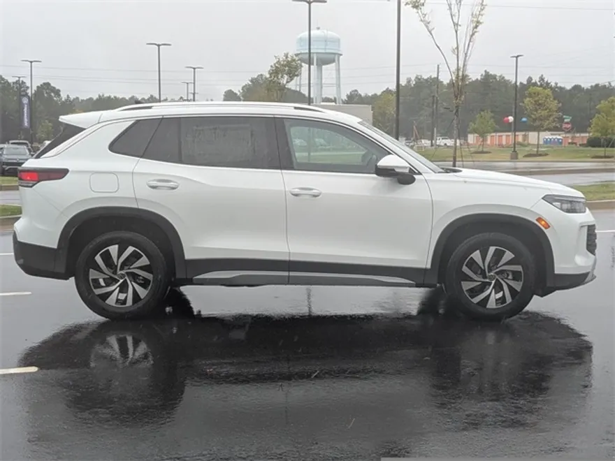 2025 Volkswagen Tiguan S photo 1