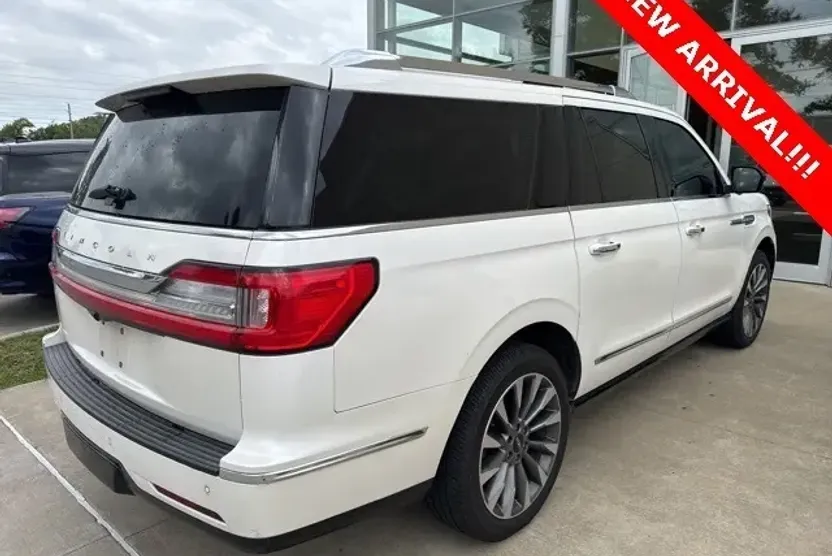 2018 Lincoln Navigator Select photo 1