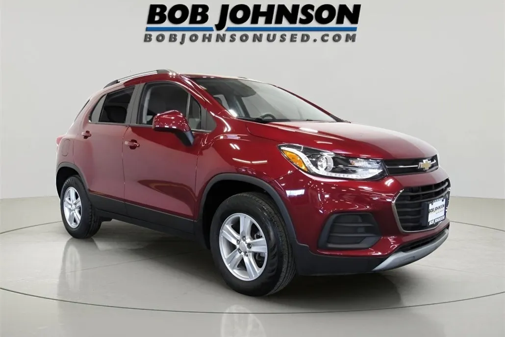2022 Chevrolet Trax LT photo 1