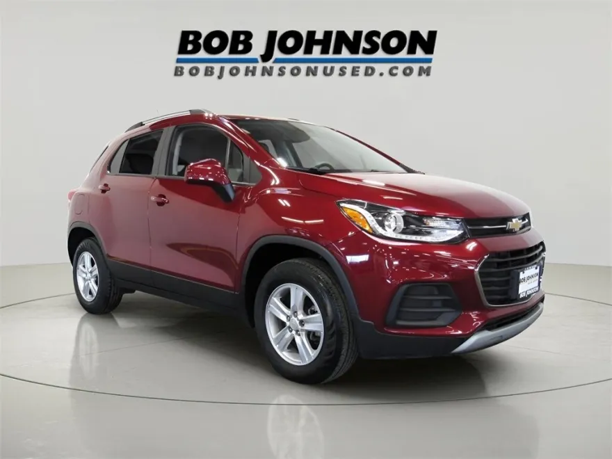 2022 Chevrolet Trax LT photo 1