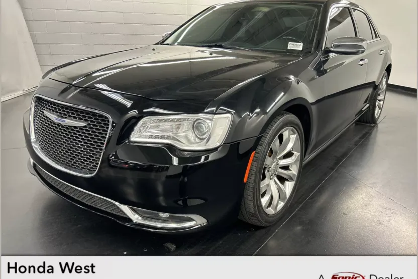 2019 Chrysler 300 Limited photo 1