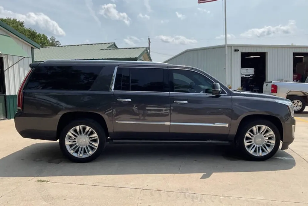 2015 Cadillac Escalade ESV Platinum photo 1