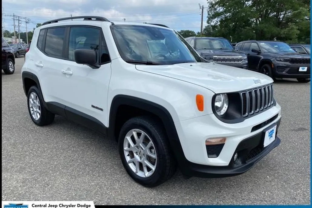 2022 Jeep Renegade Latitude photo 1