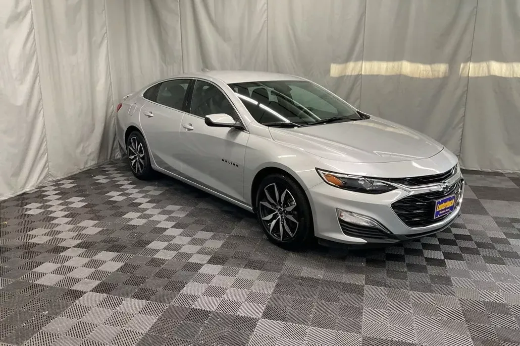 2020 Chevrolet Malibu RS photo 1