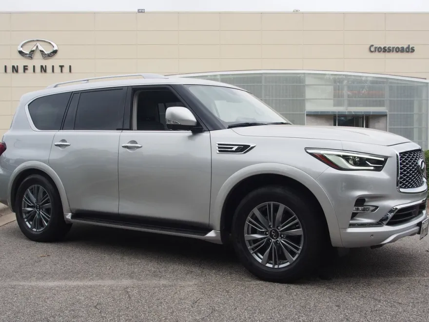 2022 Infiniti QX80 Luxe photo 1