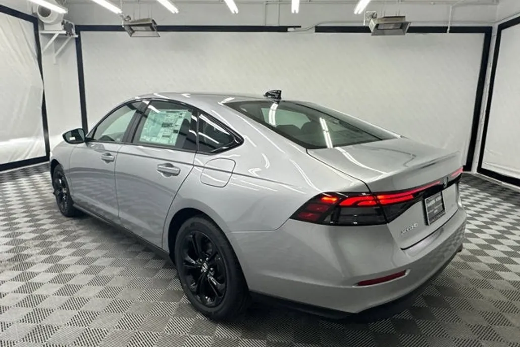 2025 Honda Accord SE photo 1