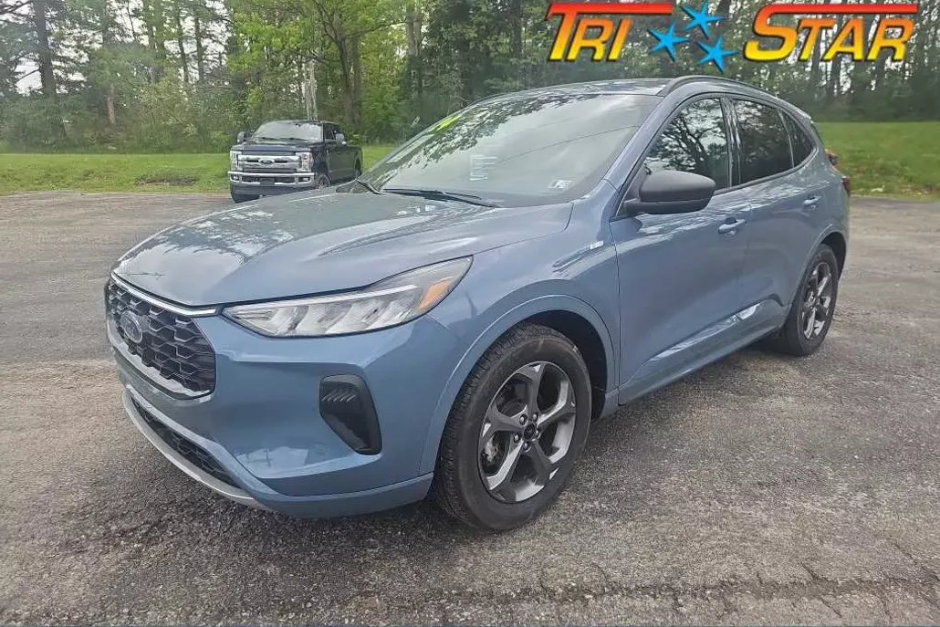 2024 Ford Escape ST-Line photo 1