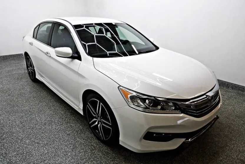 2017 Honda Accord Sport photo 1