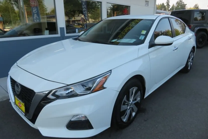 2019 Nissan Altima S photo 1