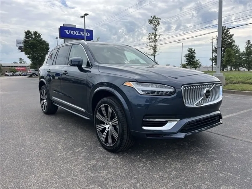 2025 Volvo XC90 T8 photo 1