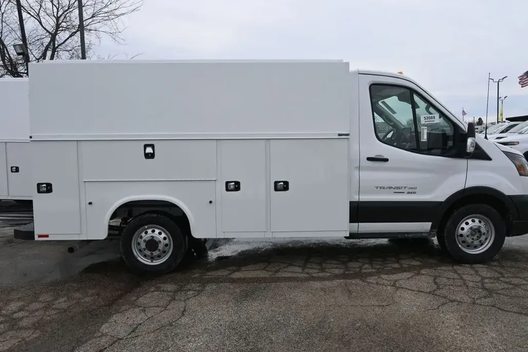 2024 Ford Transit photo 1