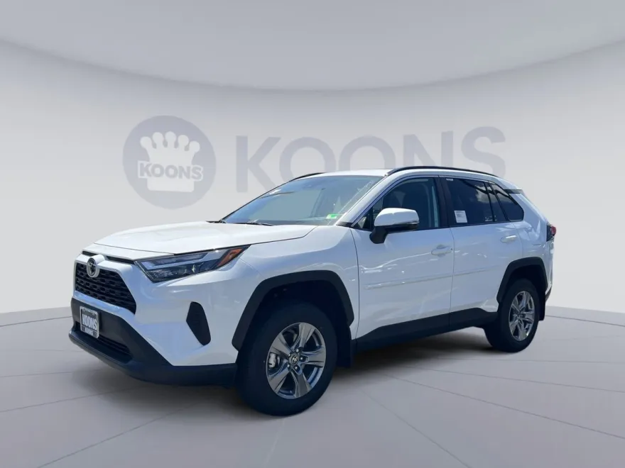 2025 Toyota RAV4 XLE photo 1