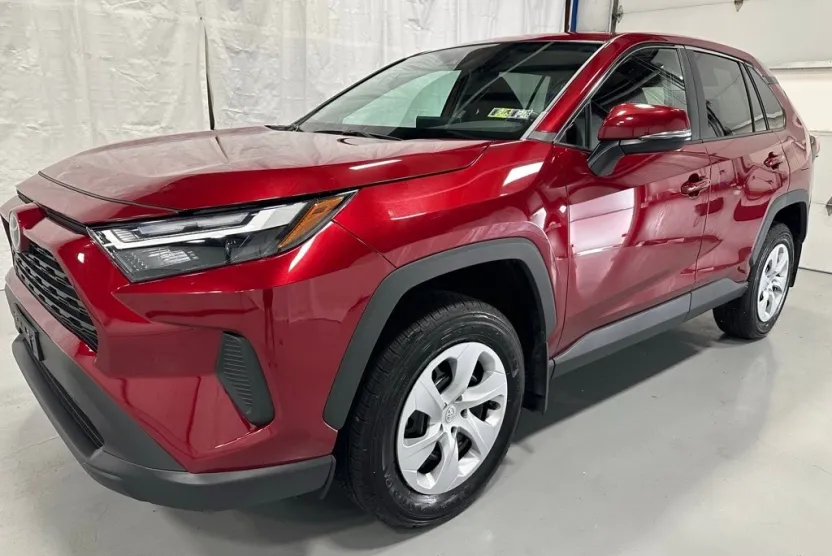 2025 Toyota RAV4 LE photo 1