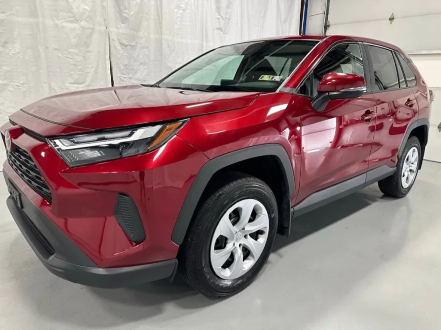 2025 Toyota RAV4 LE photo 1