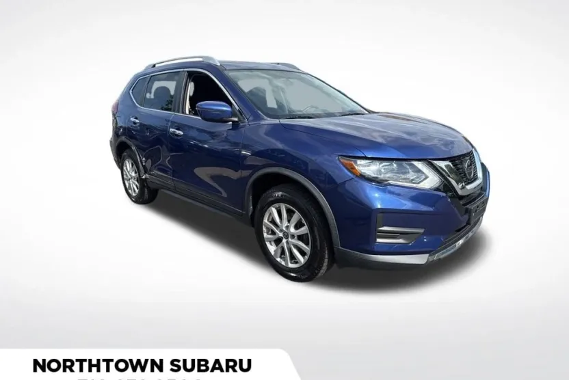 2018 Nissan Rogue SV photo 1