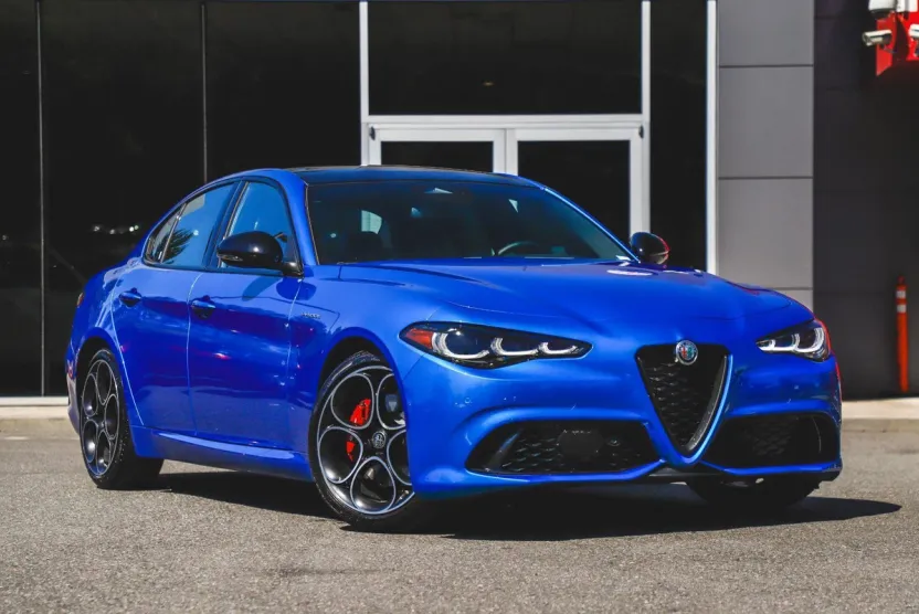 2025 Alfa Romeo Giulia Base photo 1