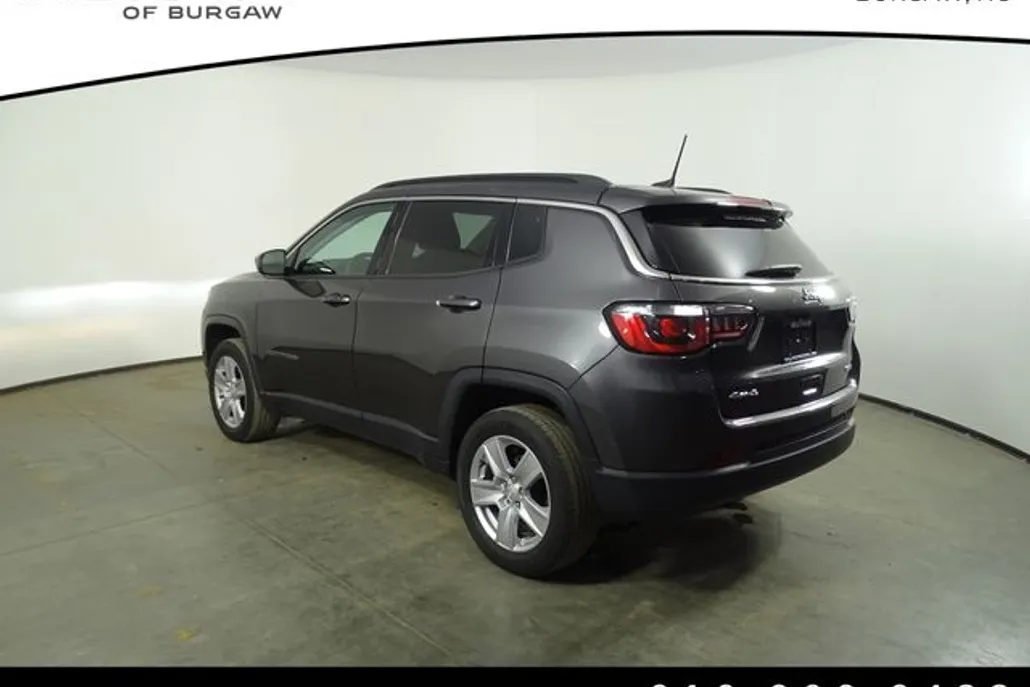 2022 Jeep Compass Latitude photo 1