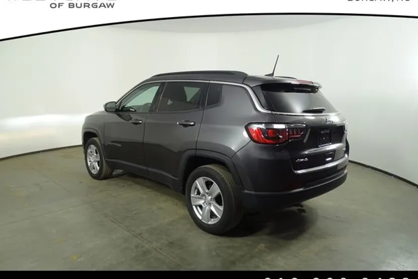 2022 Jeep Compass Latitude photo 1