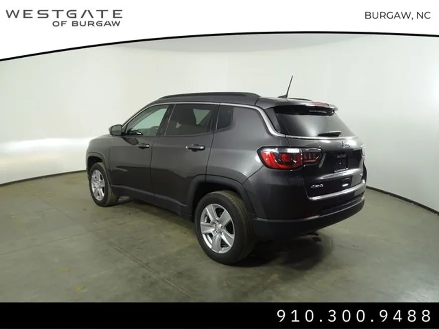 2022 Jeep Compass Latitude photo 1