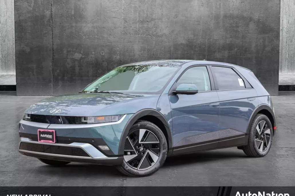 2025 Hyundai Ioniq 5 SE photo 1