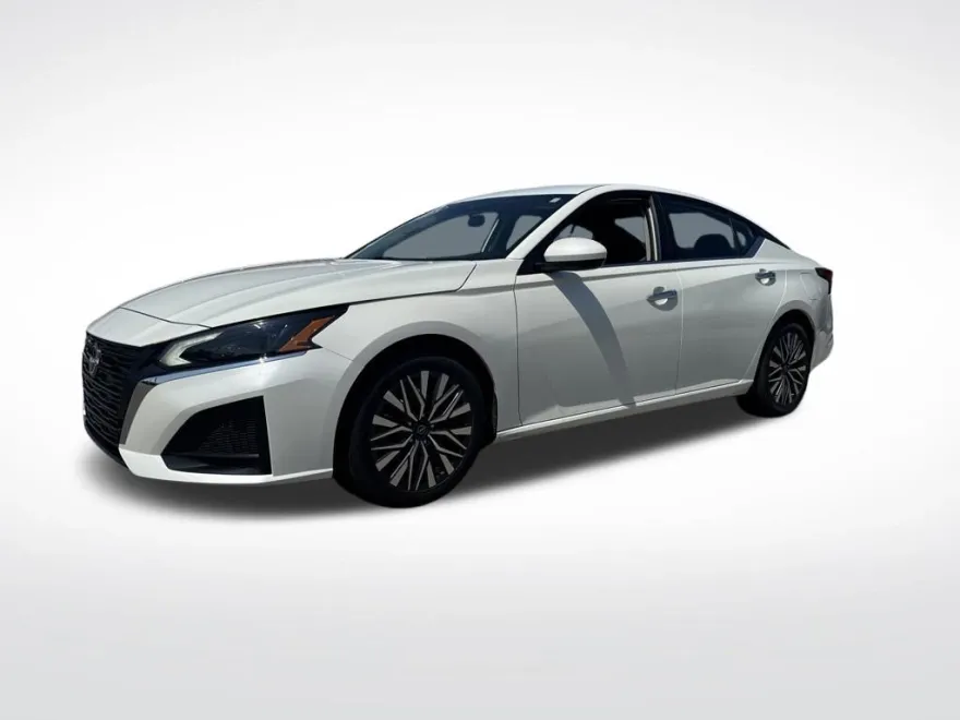 2023 Nissan Altima 2.5 SV photo 1