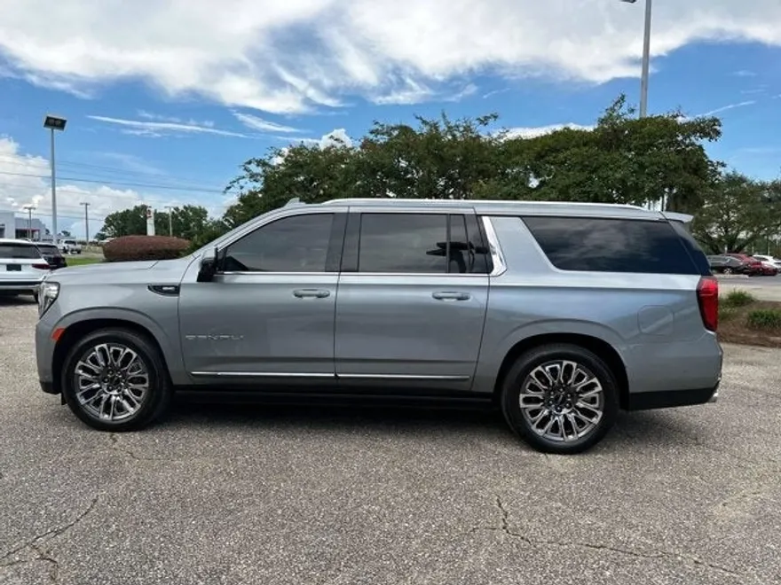 2023 Gmc Yukon XL Denali Ultimate photo 1