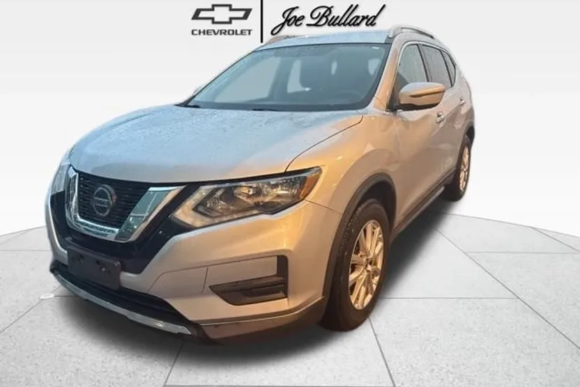 2018 Nissan Rogue SV photo 1