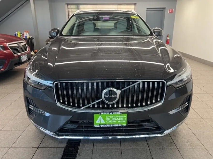2022 Volvo XC60 Inscription photo 1