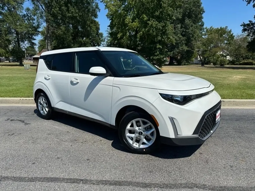2025 Kia Soul S photo 1