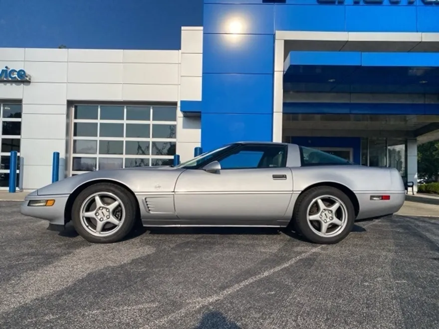 1996 Chevrolet Corvette Base photo 1