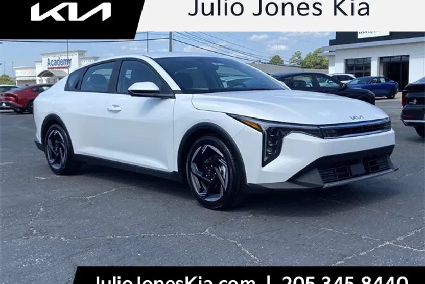 2025 Kia K4 EX photo 1