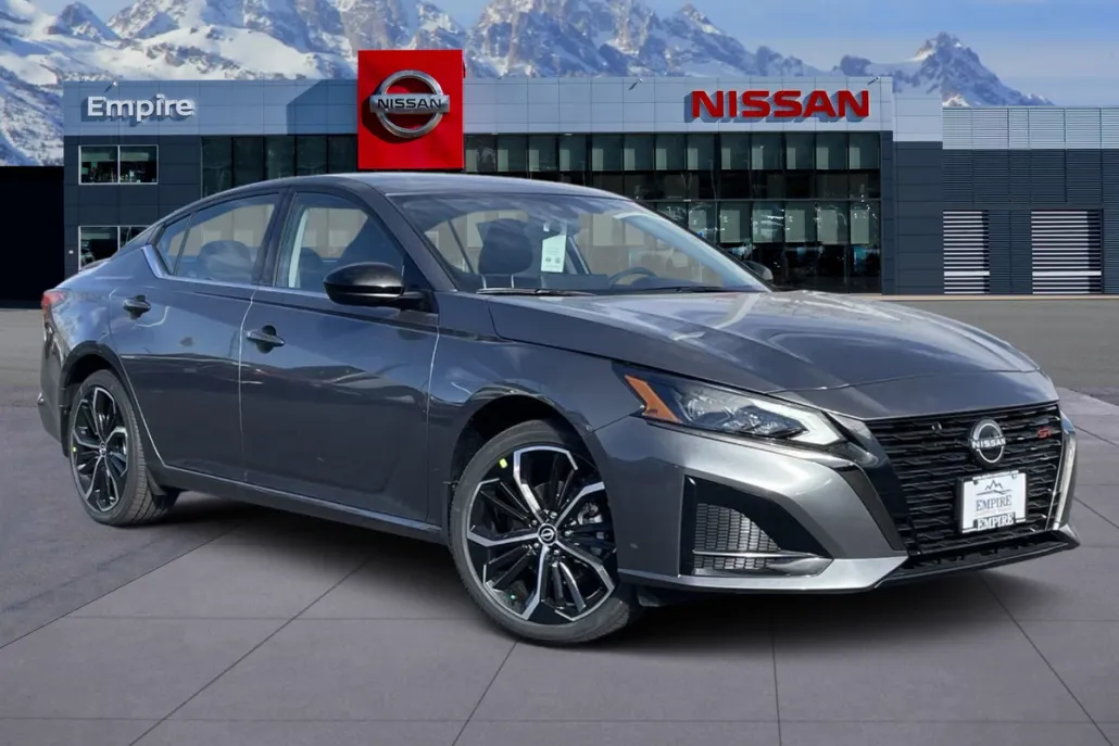 2025 Nissan Altima SR photo 1