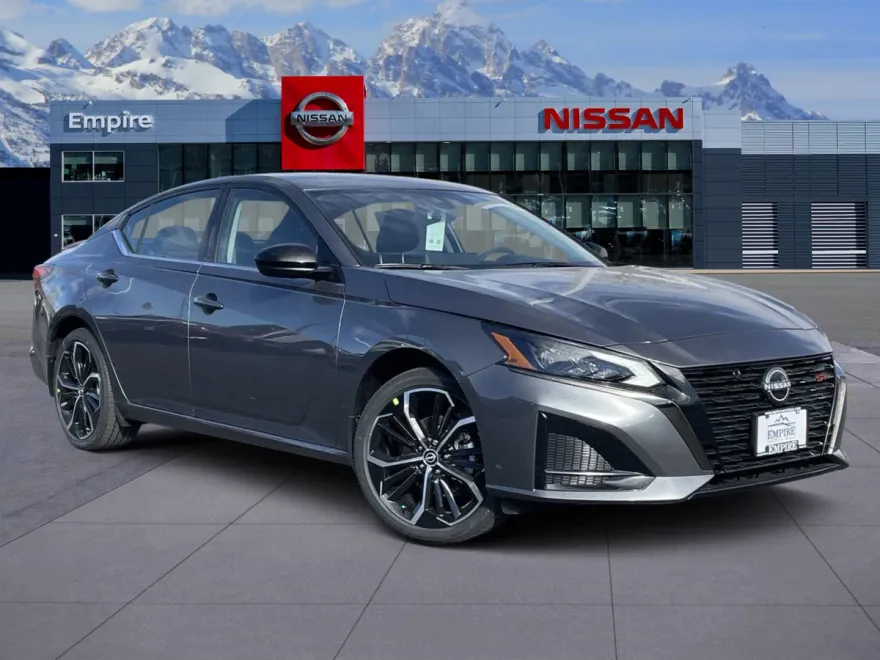 2025 Nissan Altima SR photo 1