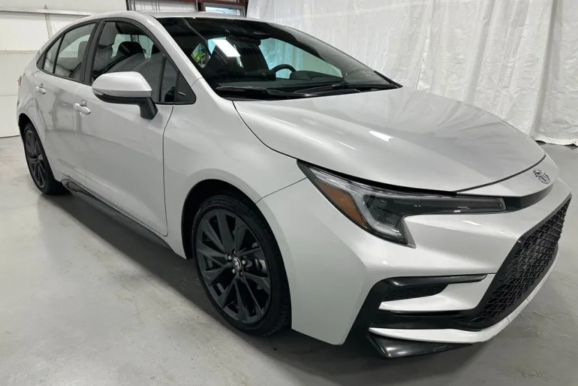 2025 Toyota Corolla SE photo 1