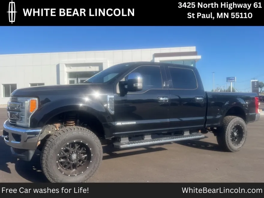2017 Ford F-250 Lariat photo 1