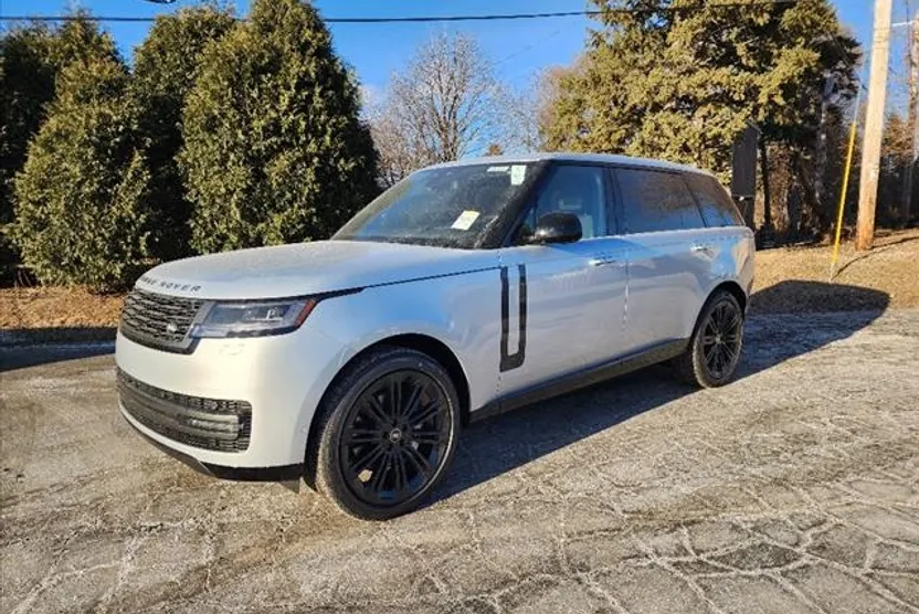 2025 Land Rover Range Rover SE photo 1