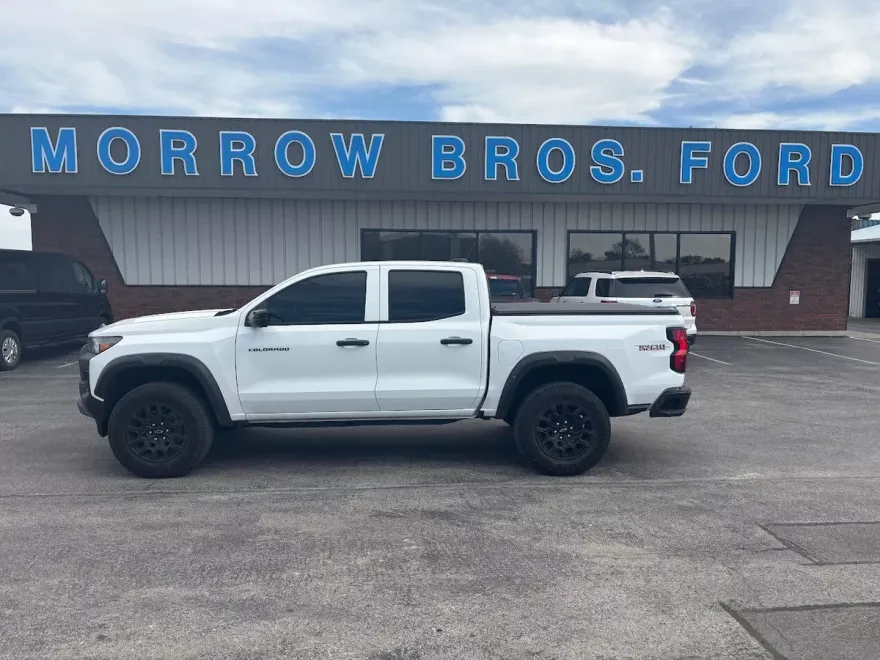 2023 Chevrolet Colorado Trail Boss photo 1