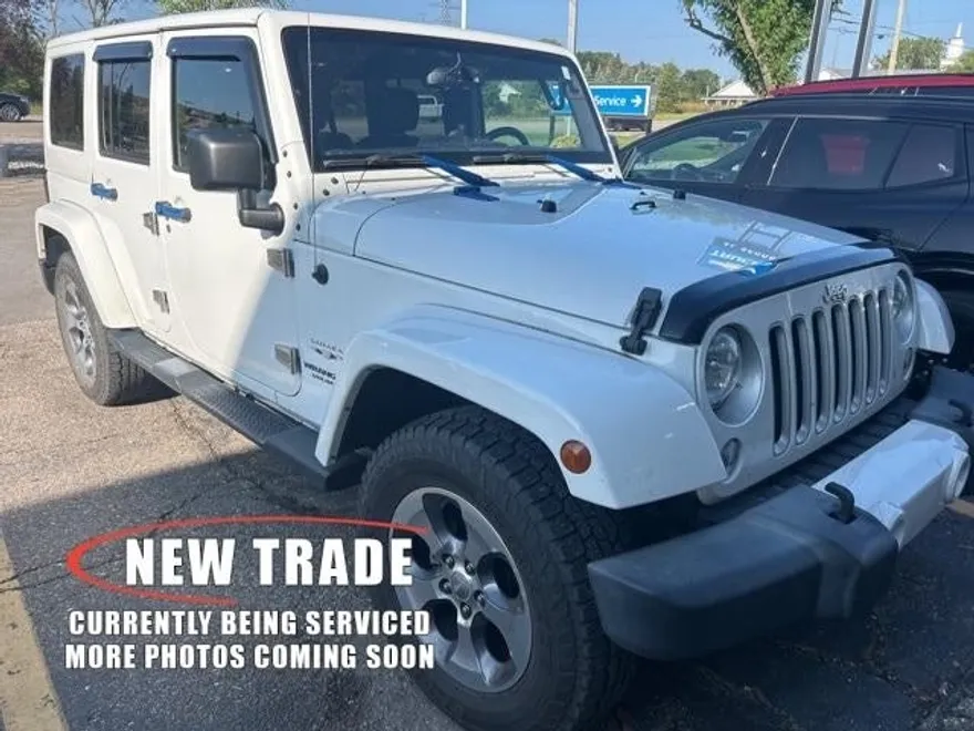 2016 Jeep Wrangler Unlimited Sahara photo 1