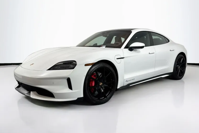 2025 Porsche Taycan 4S photo 1