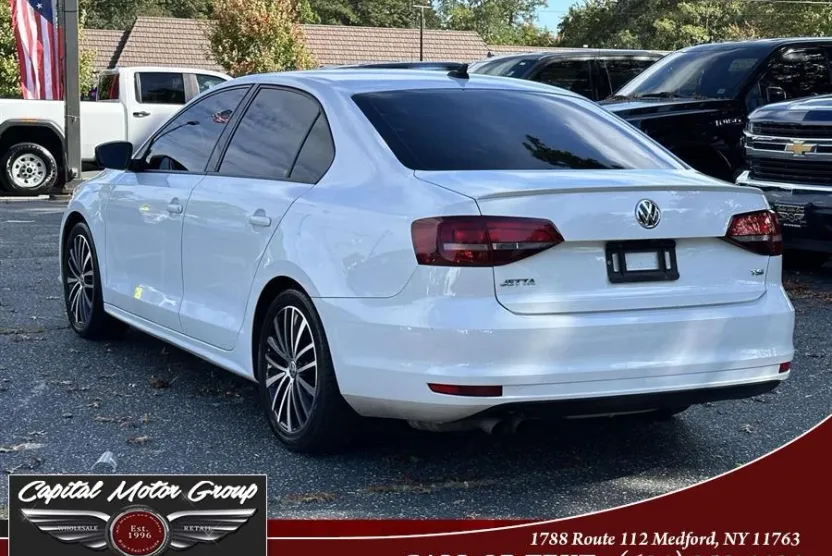 2017 Volkswagen Jetta 1.8T Sport photo 1